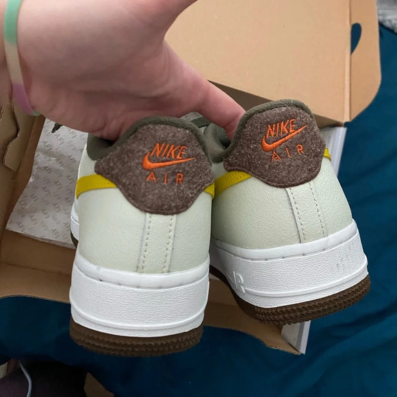 Nike Air Force 1 LV8 Shoes - Picture 3 of 5